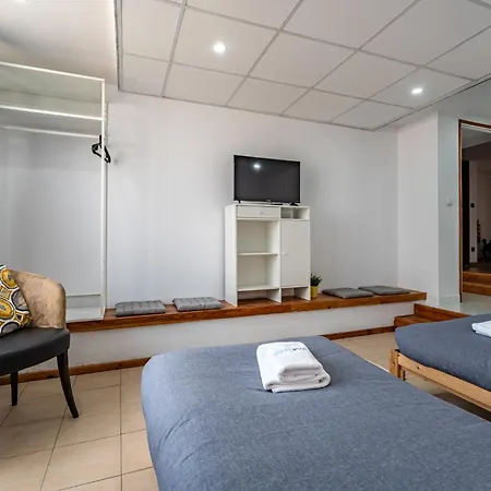 Rum i privatbostad Wake Up With The Sea Breeze- With Pool 1 *