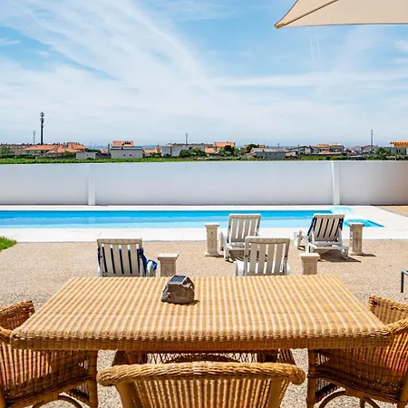 Wake Up With The Sea Breeze- With Pool 1 Rum i privatbostad *