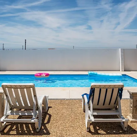 Wake Up With The Sea Breeze- With Pool 1 * Lavra